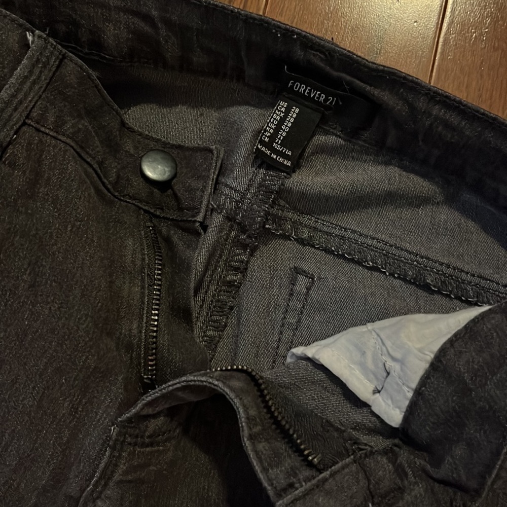 Womens forever 21 dark gray/ black skinny jeans size 28 - Picture 2 of 2